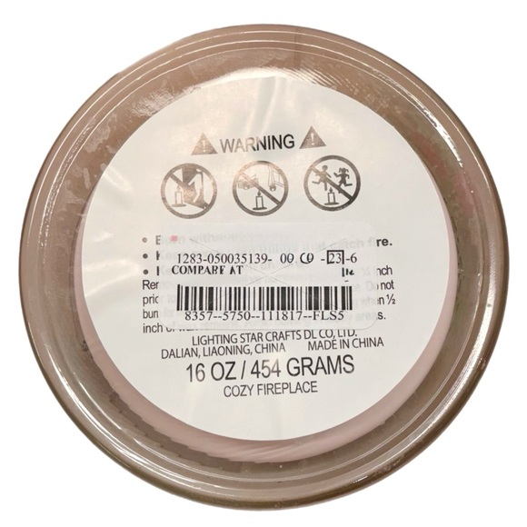 NWT! 🐈  Starcrafts 16 oz. Christmas Holiday Kitty “Cozy Fireplace” candle - Picture 9 of 15